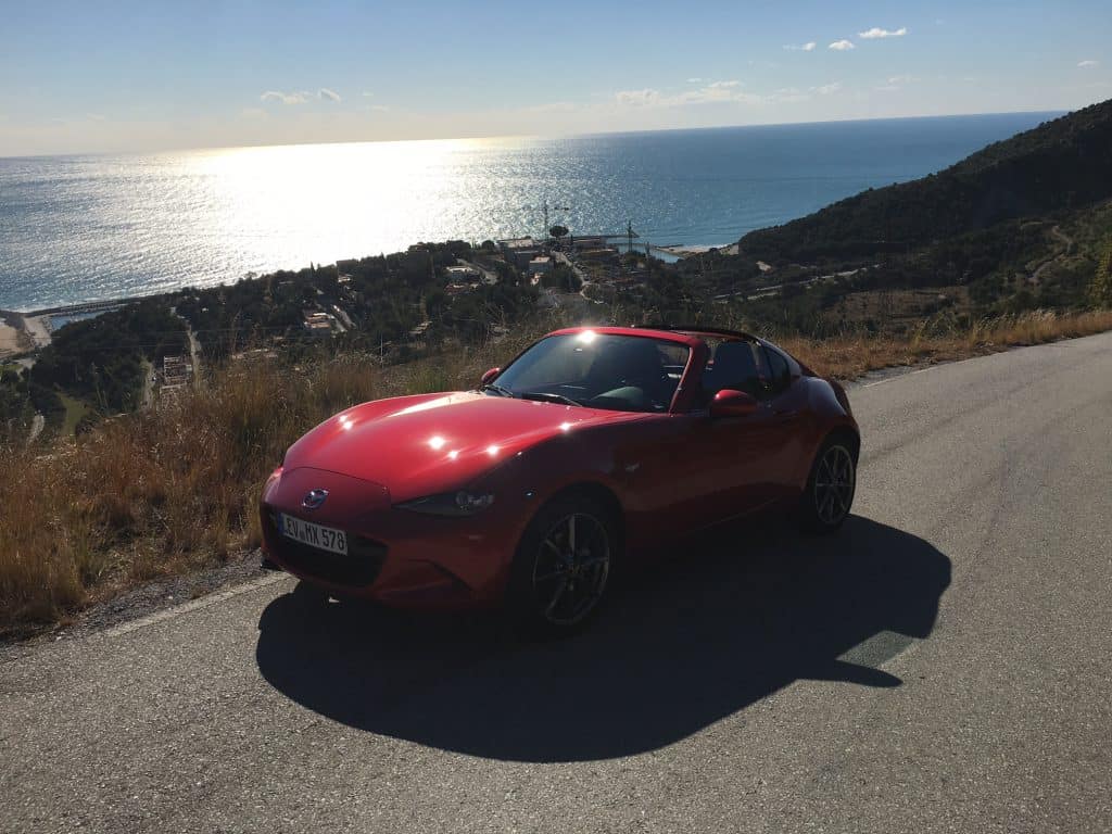 Der Mazda MX-5 RF kommt erstmals mit vollelektrischem Targa-Blechdach 6 der-Autotester