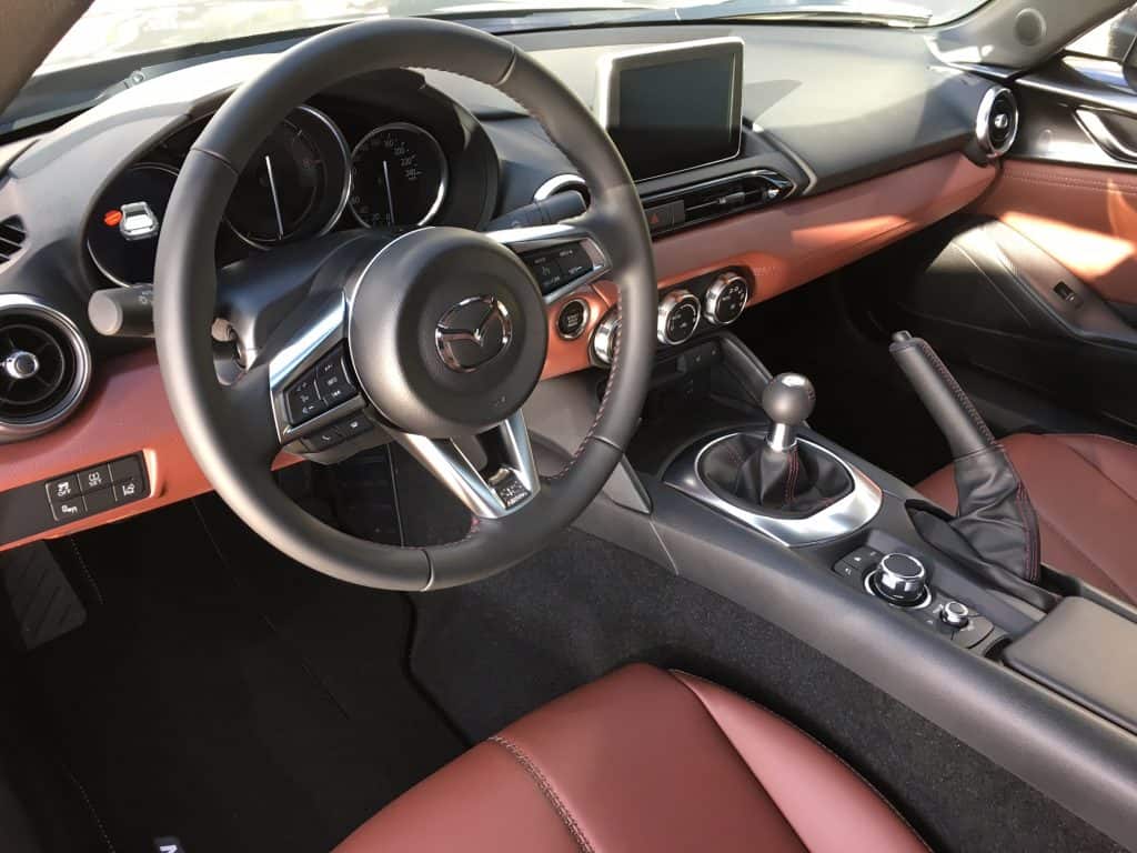 Der Mazda MX-5 RF kommt erstmals mit vollelektrischem Targa-Blechdach 3 der-Autotester