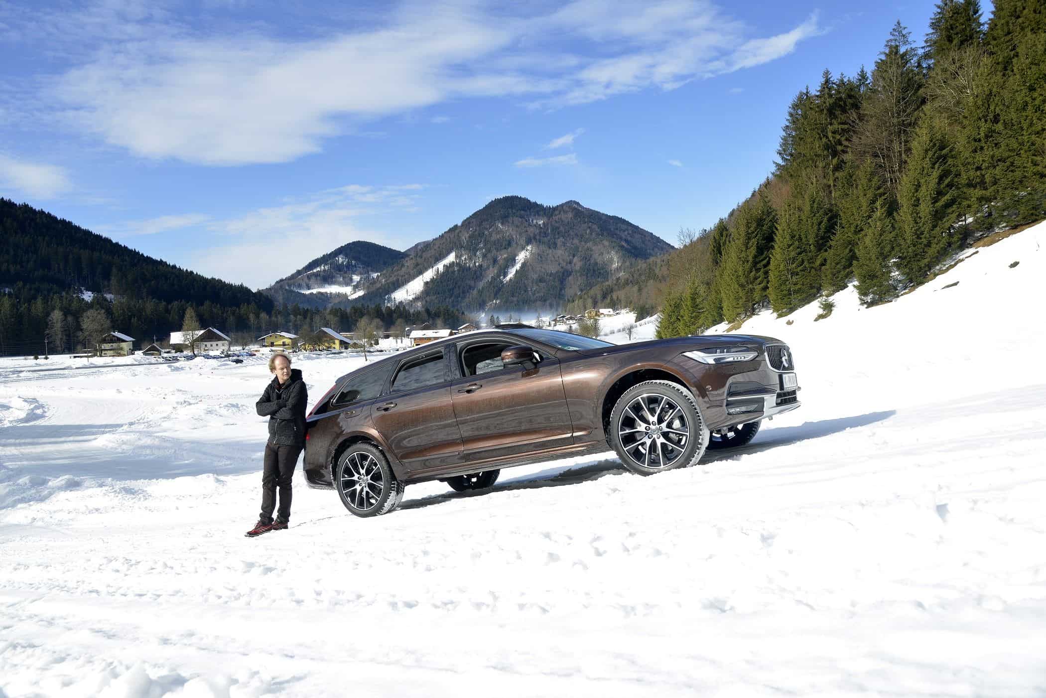 Volvo V90 Cross Country - Geländegängiger Kombi mit Stil und Langstreckentauglichkeit 11 der-Autotester