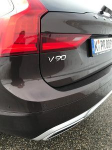 Volvo V90 Cross Country - Geländegängiger Kombi mit Stil und Langstreckentauglichkeit 17 der-Autotester