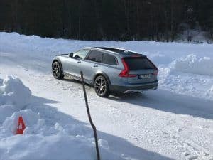 Volvo V90 Cross Country - Geländegängiger Kombi mit Stil und Langstreckentauglichkeit 14 der-Autotester