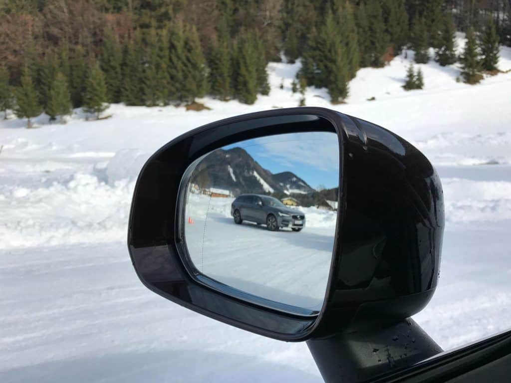 Volvo V90 Cross Country - Geländegängiger Kombi mit Stil und Langstreckentauglichkeit 12 der-Autotester