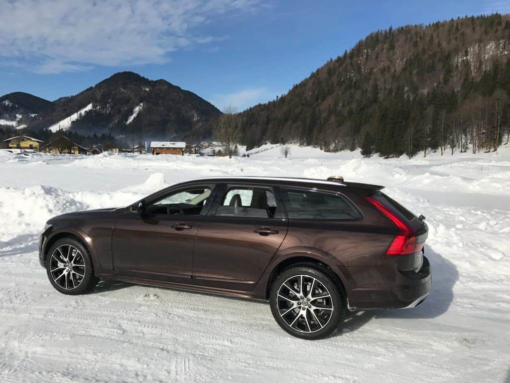 Volvo V90 Cross Country - Geländegängiger Kombi mit Stil und Langstreckentauglichkeit 1 der-Autotester