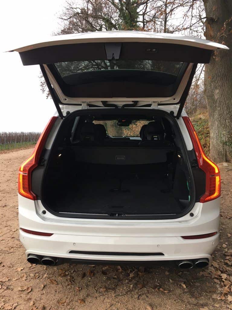 Volvo bedeutet "Ich rolle" - und das tut er mittlerweile schon seit 90 Jahren 10 der-Autotester