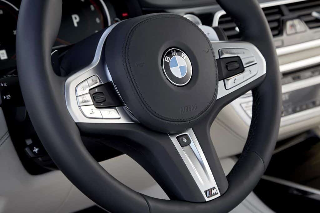 BMW M760Li xDrive - Der 610 PS starke V12-Biturbo macht ihn zum schnellsten BMW aller Zeiten! 16 Autonomes Fahren , Zusammenarbeit , BMW , Mercedes-Benz