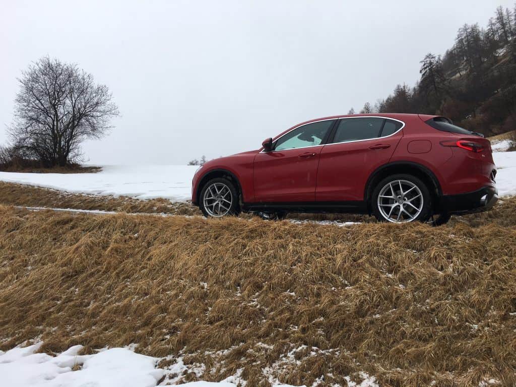 Alfa Romeo Stelvio - Italienisches SUV mit der Extraportion Emozioni 12 der-Autotester