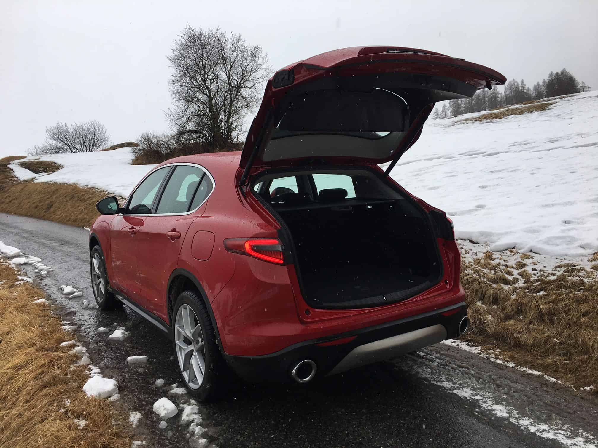 Alfa Romeo Stelvio - Italienisches SUV mit der Extraportion Emozioni 2 der-Autotester