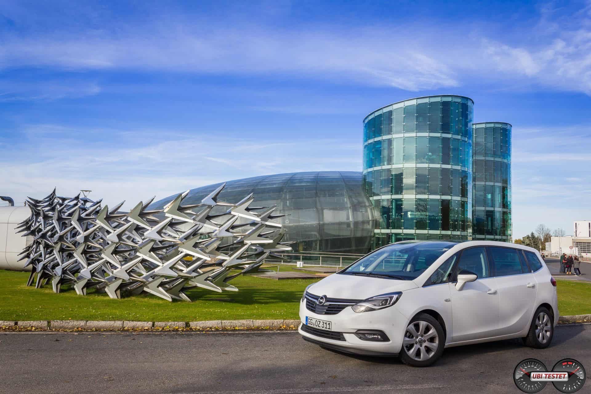 Wer trägt die Krone der Familientransporter - Opel Zafira gegen VW Touran 14 der-Autotester