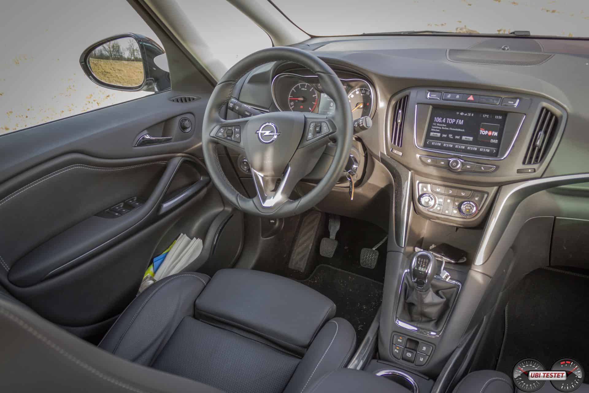 Wer trägt die Krone der Familientransporter - Opel Zafira gegen VW Touran 4 der-Autotester