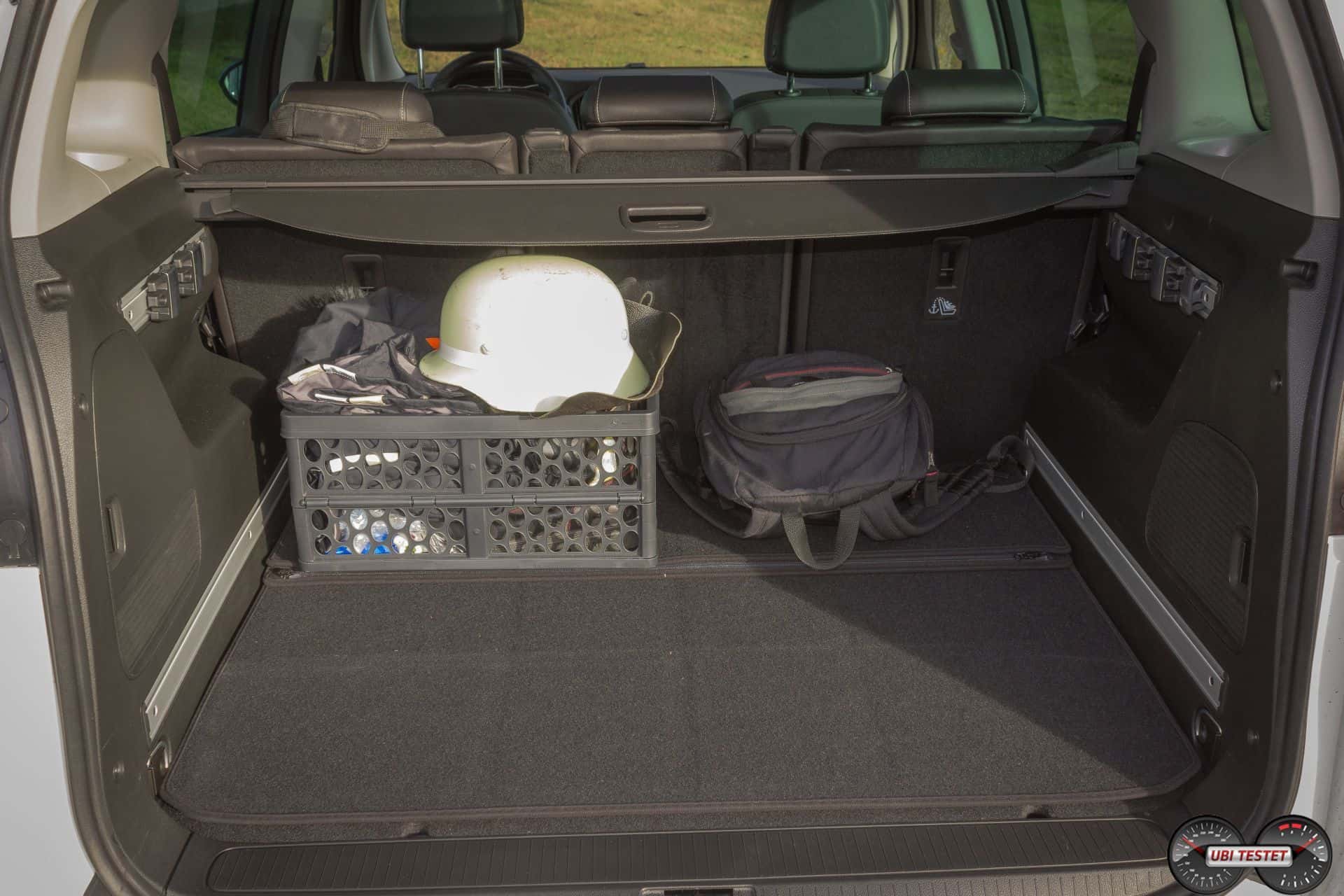 Wer trägt die Krone der Familientransporter - Opel Zafira gegen VW Touran 6 der-Autotester