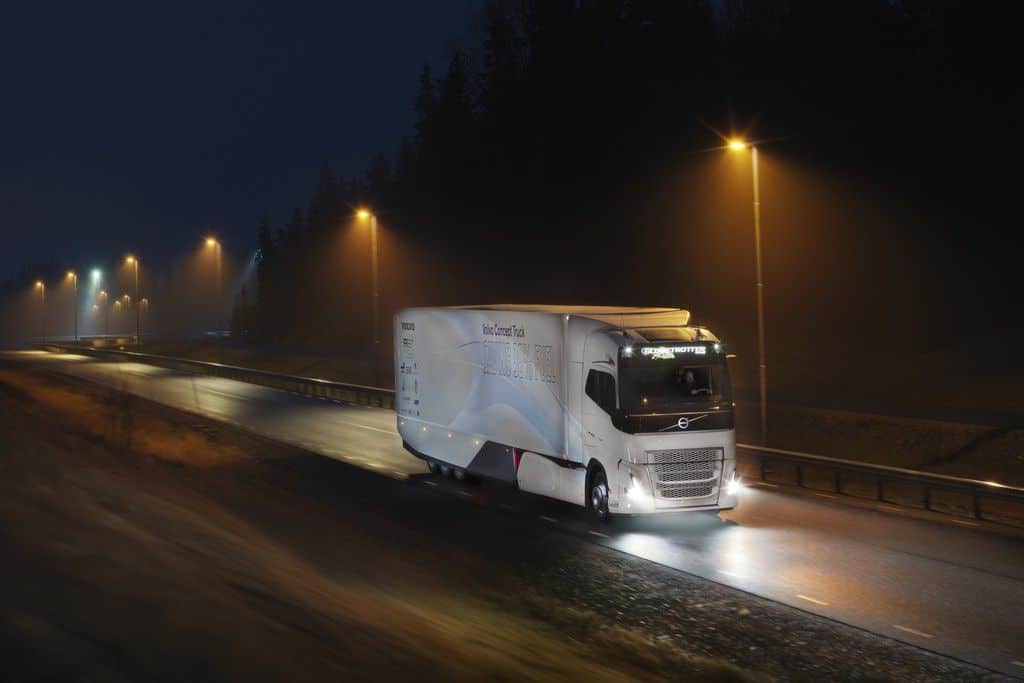Volvo erprobt ersten Hybrid-Lkw für den Fernverkehr 13 der-Autotester