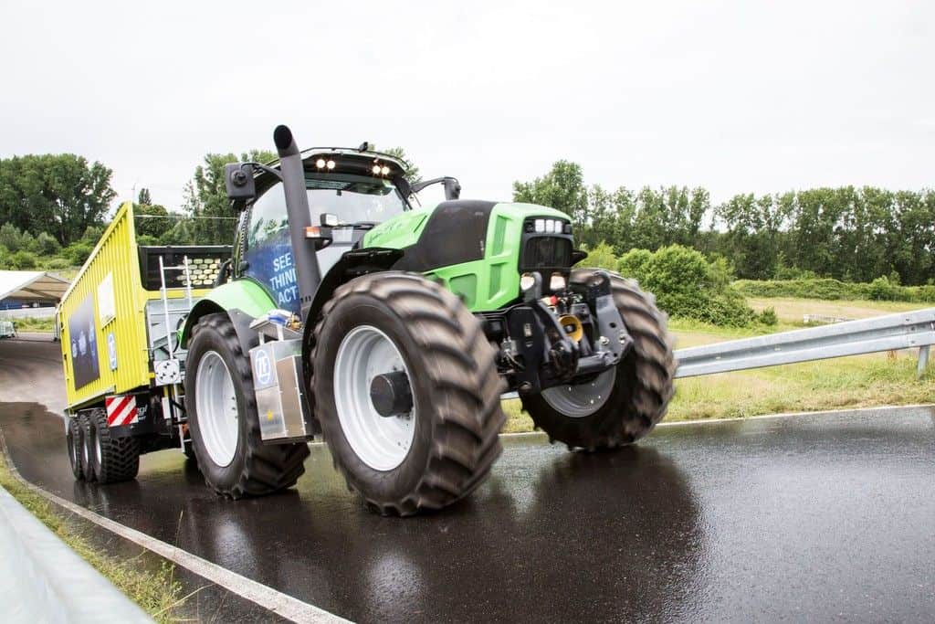 ZF Innovation Tractor zieht nicht nur die Blicke auf sich 11 der-Autotester