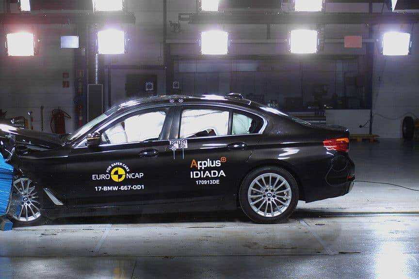 EuroNCAP: Fünf Sterne für BMW 5er 4 der-Autotester