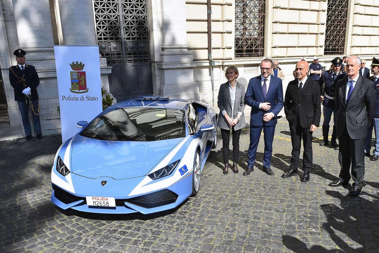 Mit Lamborghini auf Verbrecherjagd 4 der-Autotester