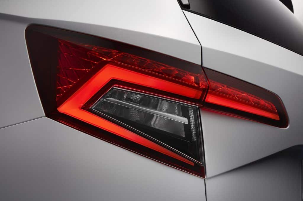 Erster Blick auf den neuen Skoda Karoq 2 ŠKODA KAROQ: Die LED-Technologie kommt unter anderem bei den Rück-, Brems-, und Nebelleuchten zum Einsatz.