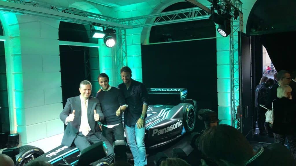Jaguar setzt München unter Strom 1 Geschäftsführer Peter Modelhart, Kostja Ulmann und Stephan Luca
