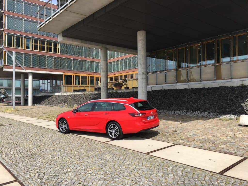 Opel Insignia Sports Tourer - Das Kombi-Flaggschiff zum Golf-Preis 11 der-Autotester