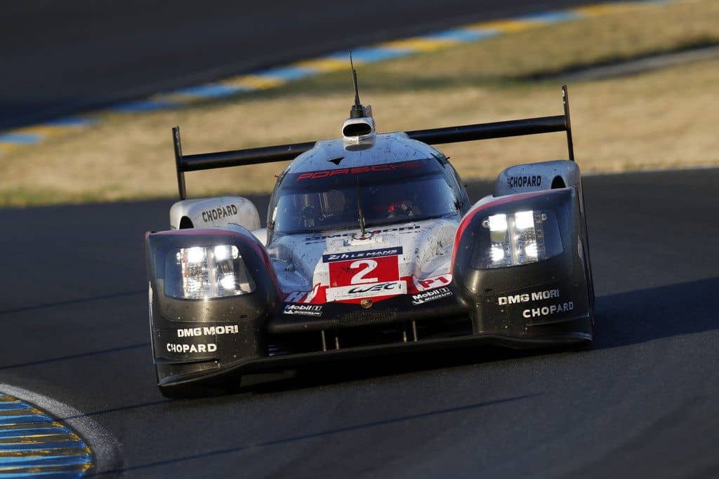 Porsche macht nach 24 turbulenten Stunden in Le Mans erneut das Rennen 1 der-Autotester