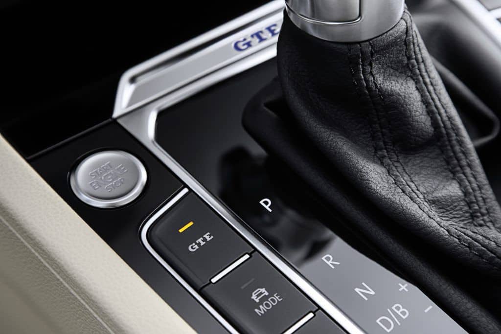 Wolfsburger Neurologen für Kabel, Stecker und Kontakte - Über die Nervenbahnen des modernen Automobils 1 Wolfsburger Neurologen für Kabel, Stecker und Kontakte - Über die Nervenbahnen des modernen Automobils