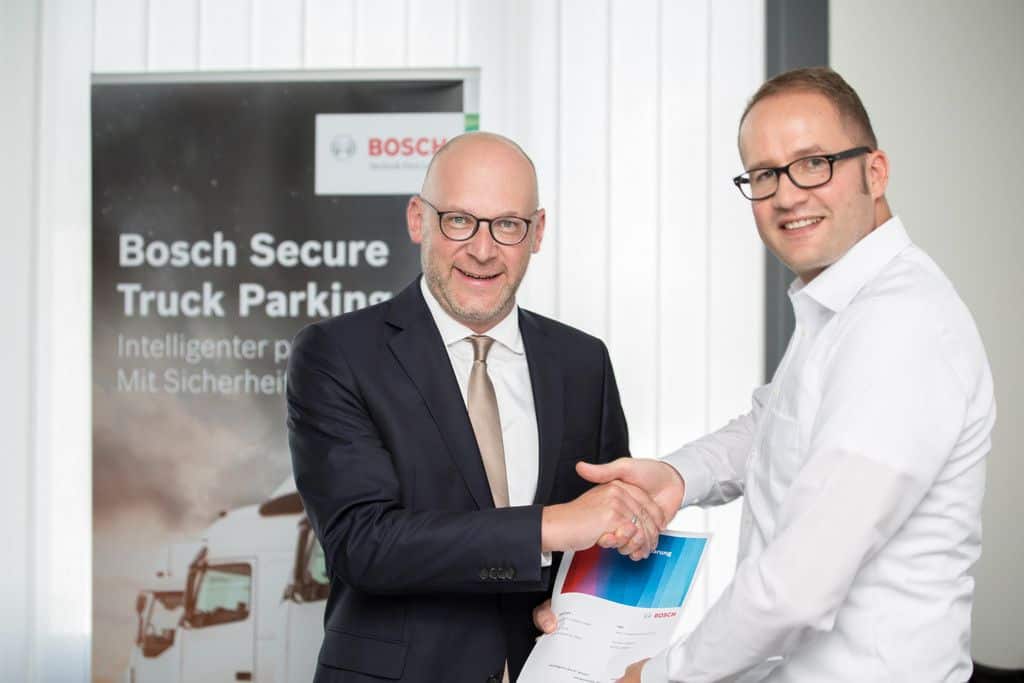 ADAC und Bosch kämpfen gegen Lkw-Parkplatznot 6 der-Autotester