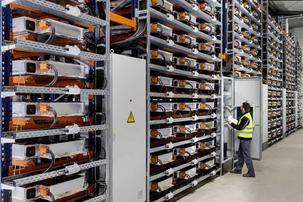 BMW feiert 100 000sten i3 und nimmt Speicherfarm in Betrieb 1 der-Autotester