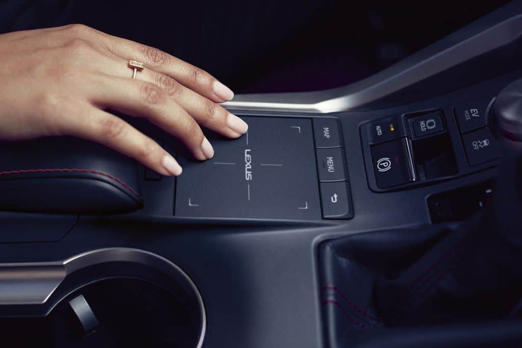 Lexus NX: Nur nicht groß anfassen 6 der-Autotester