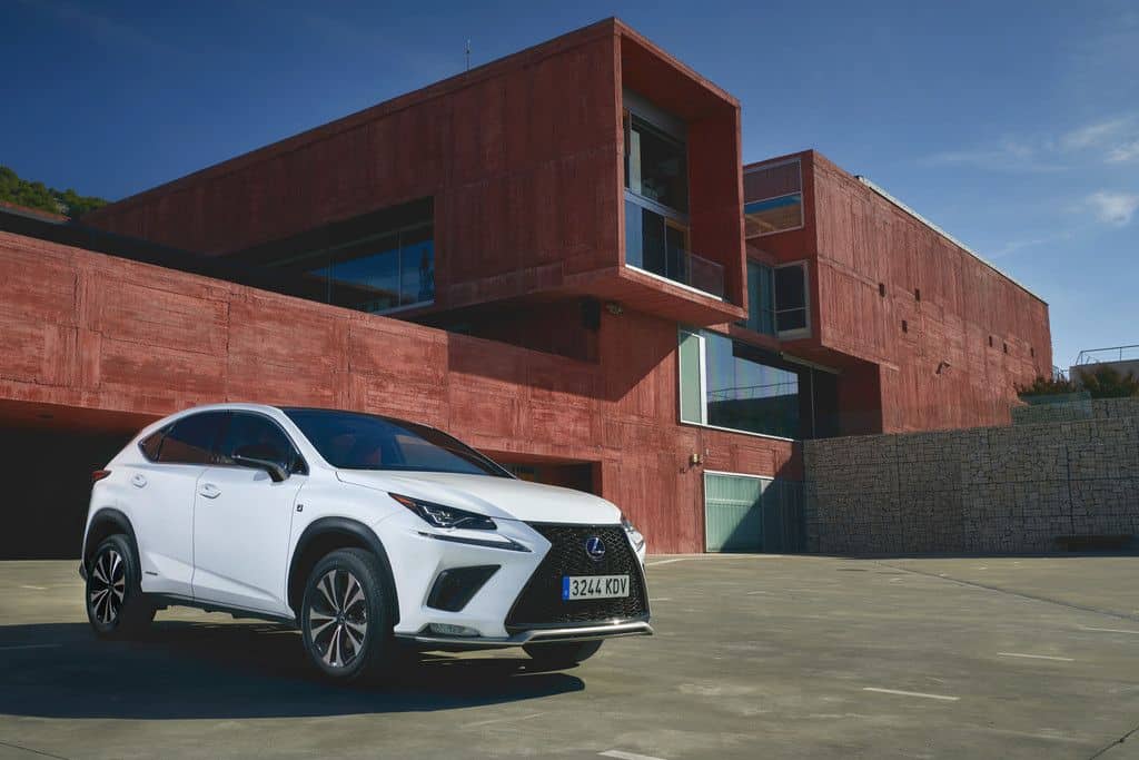 Lexus NX: Nur nicht groß anfassen 5 der-Autotester
