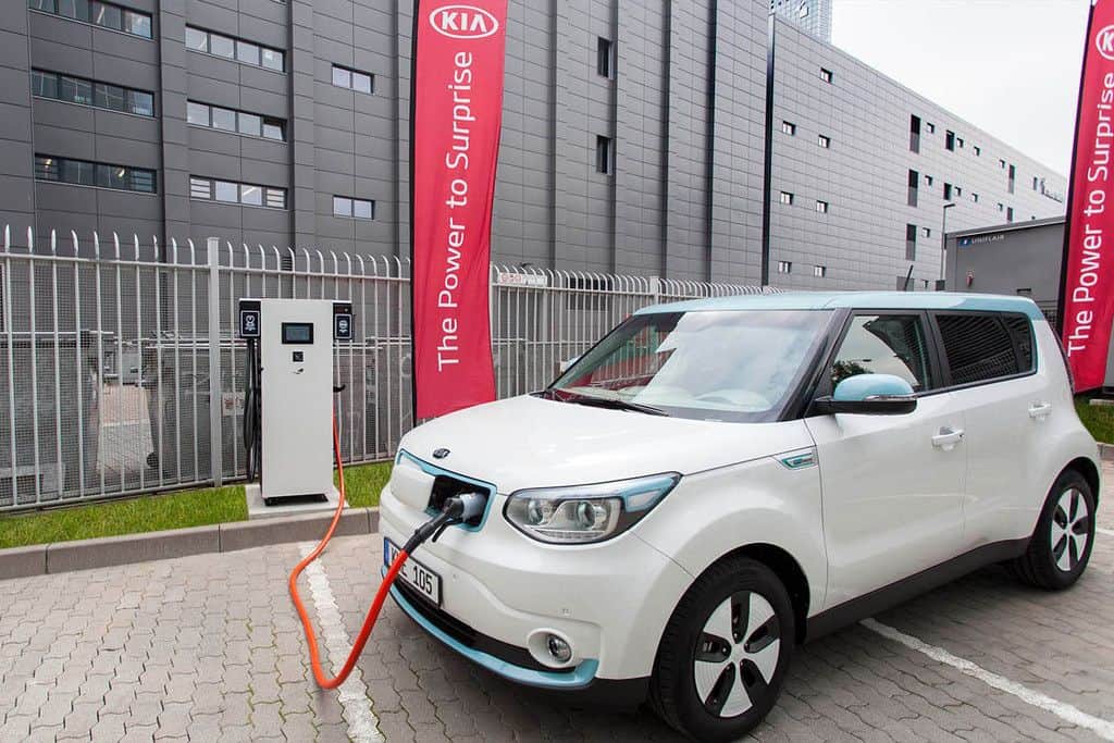 VDA mit Optimismus ins neue Jahr: Elektromobilität nimmt Fahrt auf 17 der-Autotester