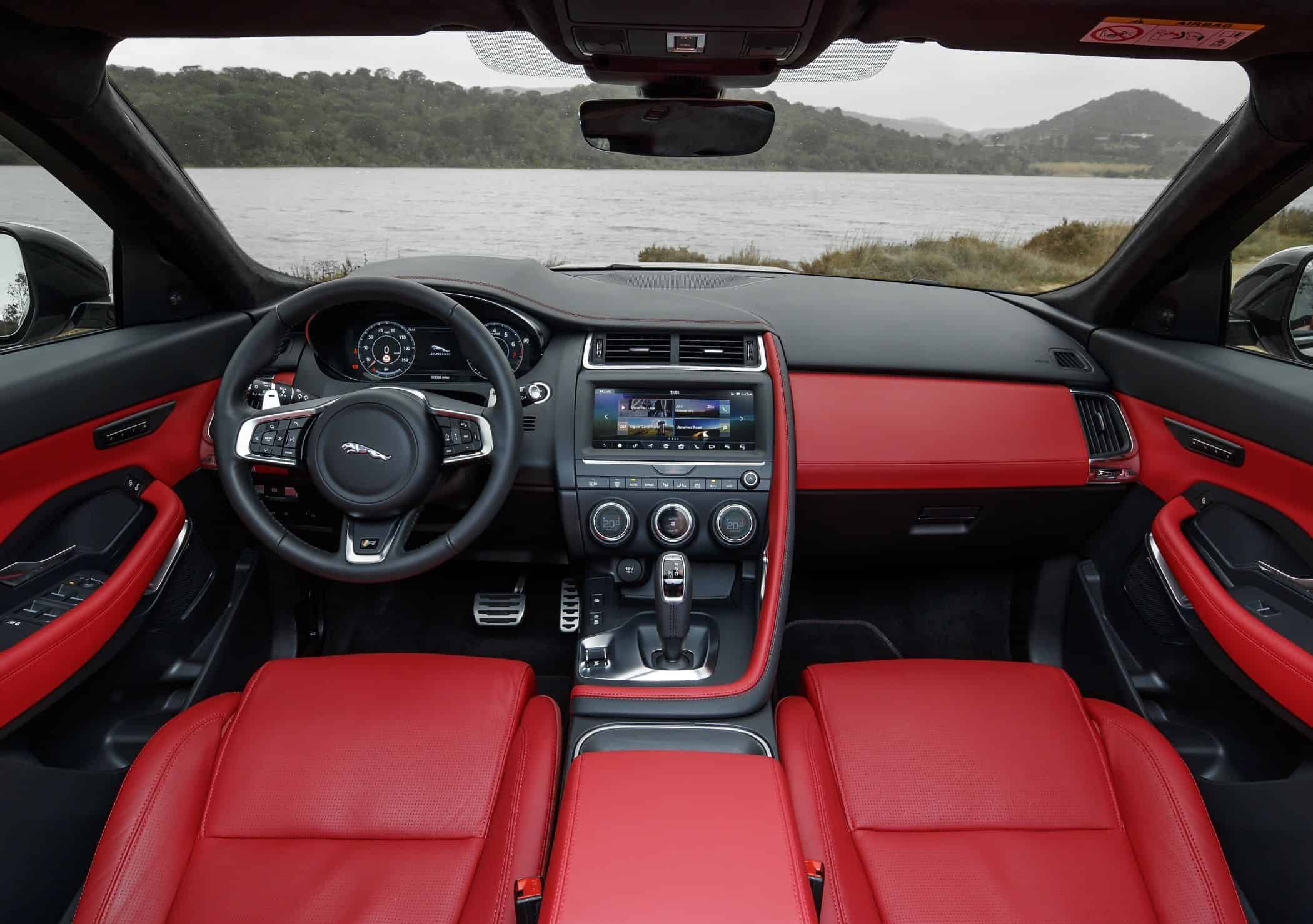 Jaguar E-Pace - Das zweite SUV des britischen Automobilherstellers 3 Jaguar E-PACE Corsica
