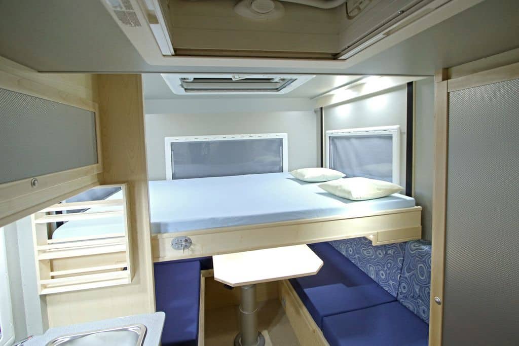 Teilintegrierter mit Stern: Bimobil HR 380 2 Bimobil HR 380