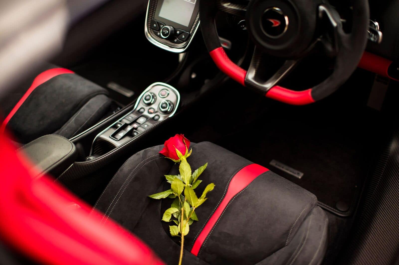 Ein McLaren 570S Spider zum Valentinstag? 2 McLAren570S