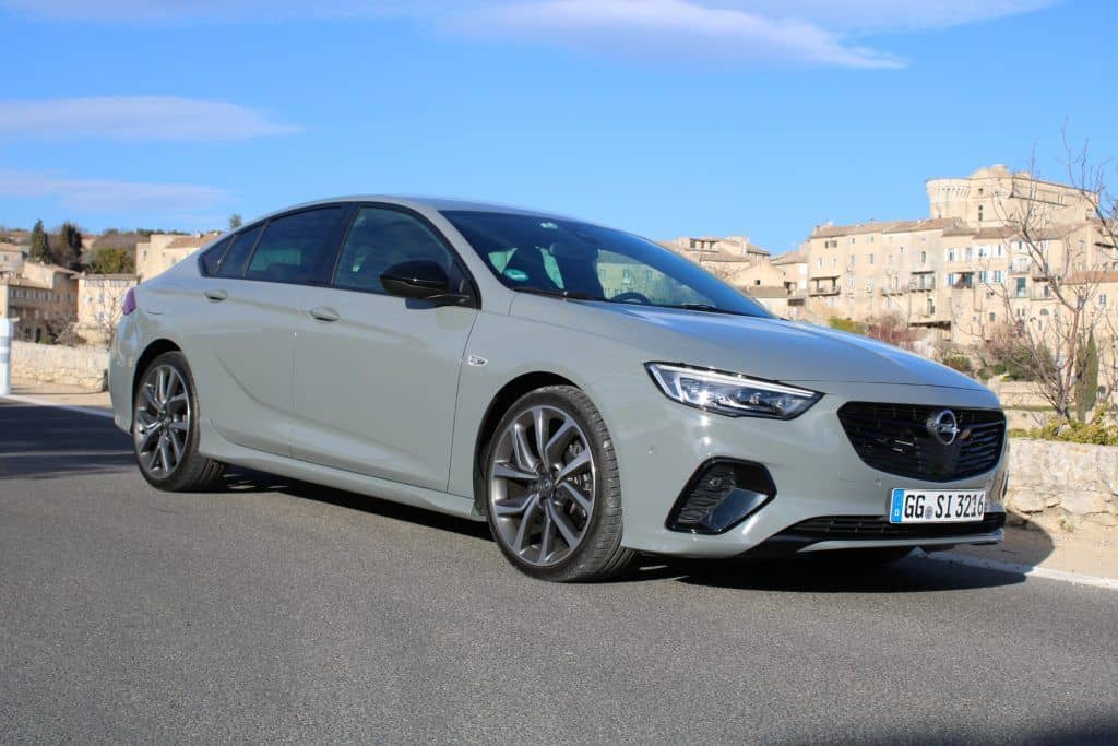 Opel Insignia GSi - auf den Spuren der alten Erfolge 8 Opel Insignia GSi