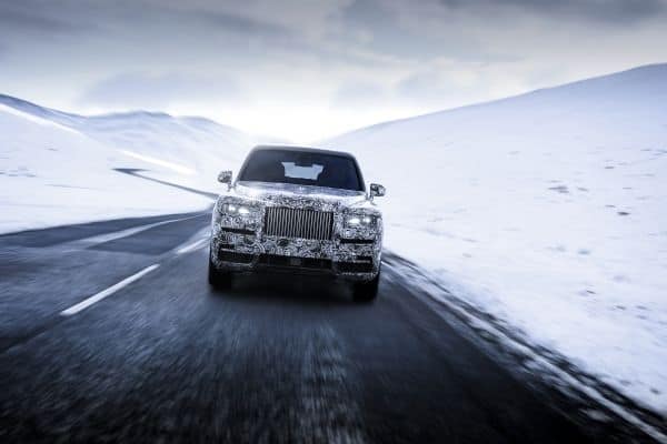 Rolls-Royce tauft sein SUV auf einen Diamanten 2 ROLLS-ROYCE CULLINAN