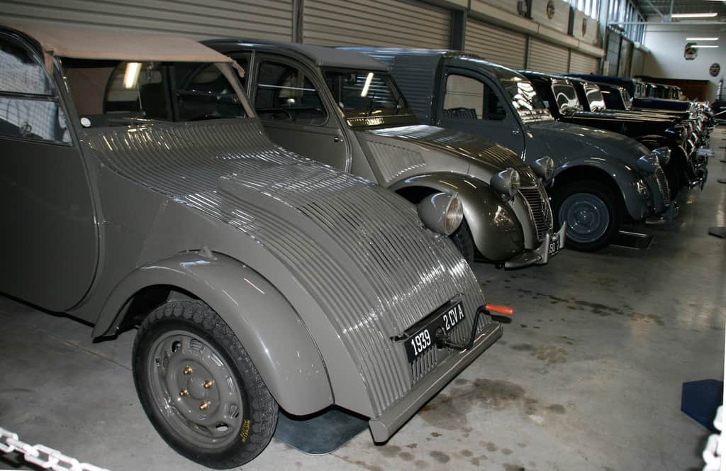 Vor 70 Jahren begann der Aufstieg der Ente zum Lifestyle-Mobil 4 2CV im Conservatoire Citroën