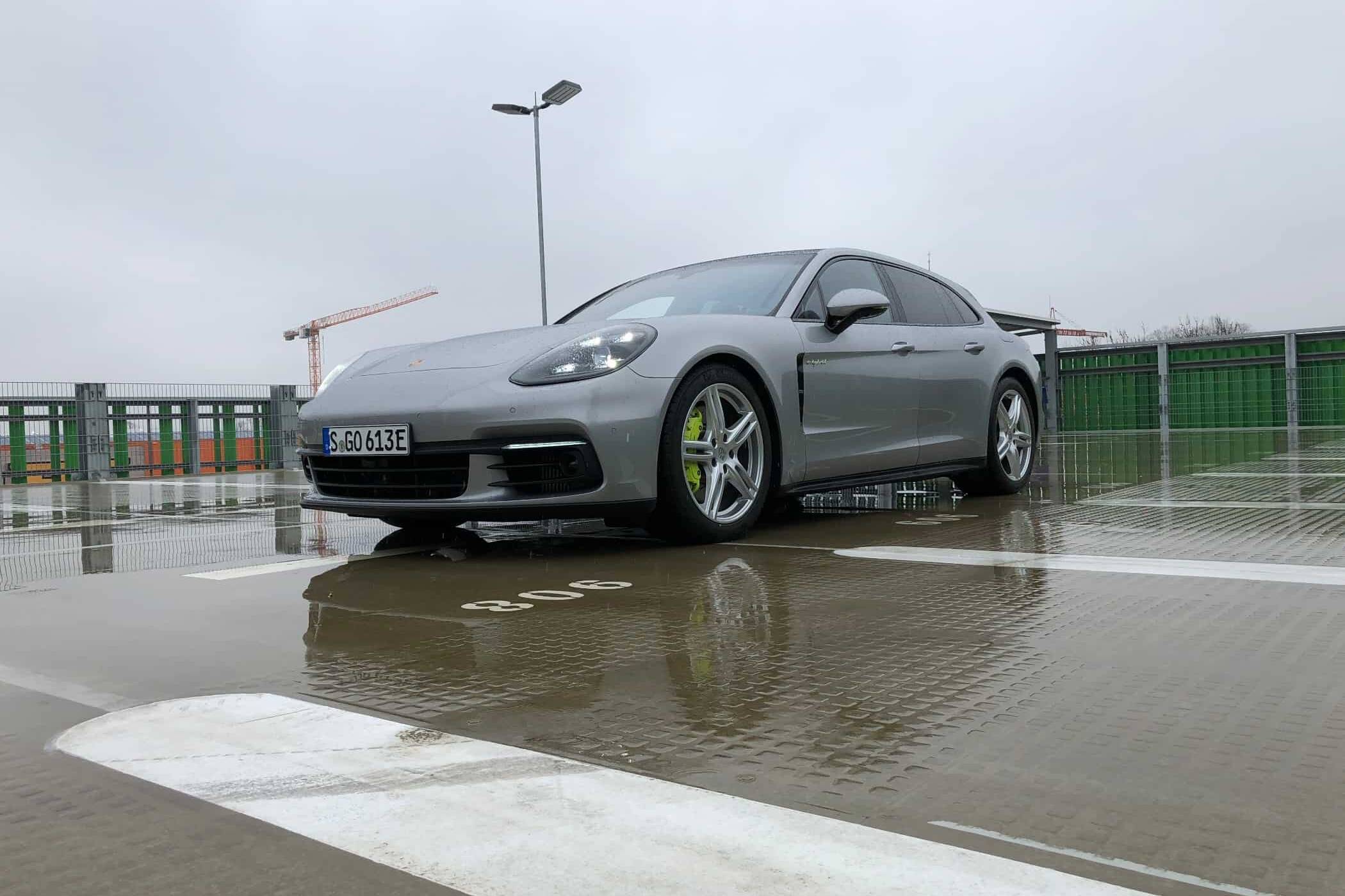 Porsche Panamera Sport Turismo 4E Plug-in-Hybrid - Mit vereinten Kräften 19 Porsche Panamera Sport Turismo 4E Plug-in-Hybrid