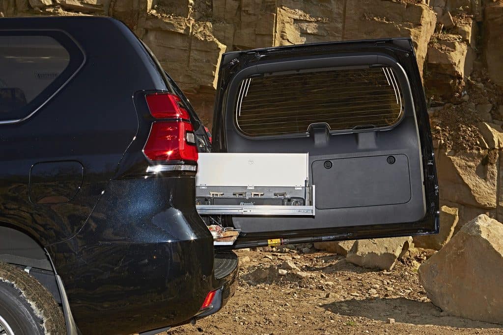 Dank Ququq campen im Toyota Land Cruiser 4 Toyota Land Cruiser mit Ququq-Flatbox.