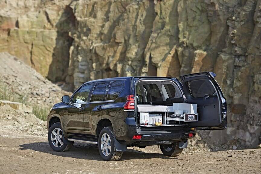 Dank Ququq campen im Toyota Land Cruiser 25 Toyota Land Cruiser mit Ququq-Flatbox.