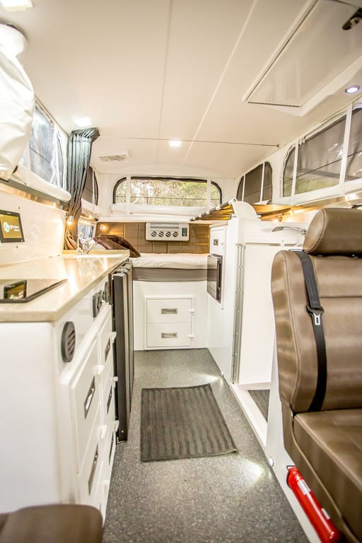 Deutsch-australische Reisekombi: Earthcruiser Explorer XPR 4 Earthcruiser Explorer XPR 440
