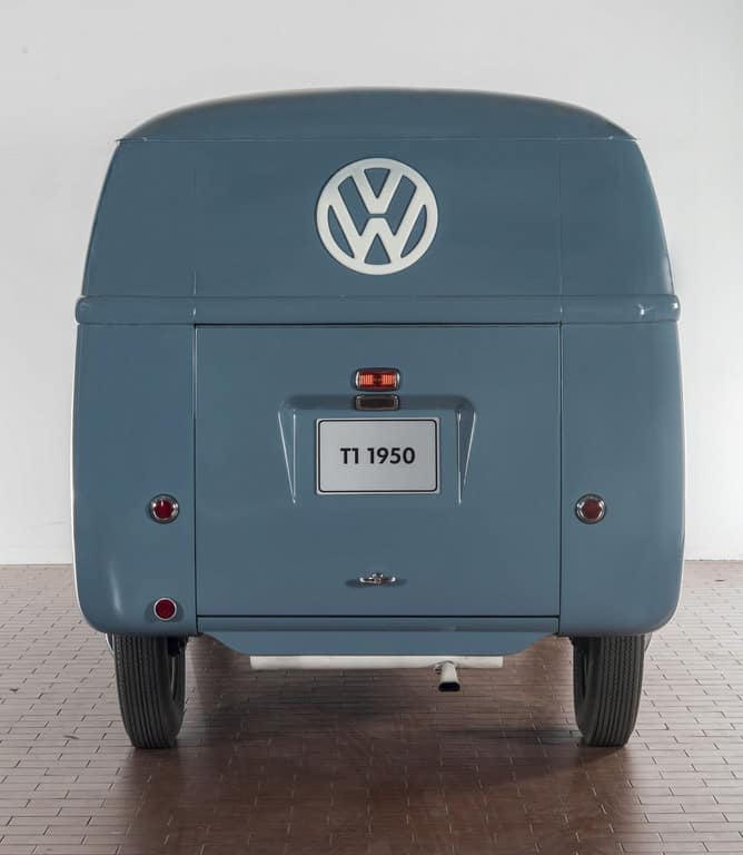 Europas größtes Treffen von „Barndoor“-Bullis 2 „Sofie“: VW T1 Kastenwagen von 1950.