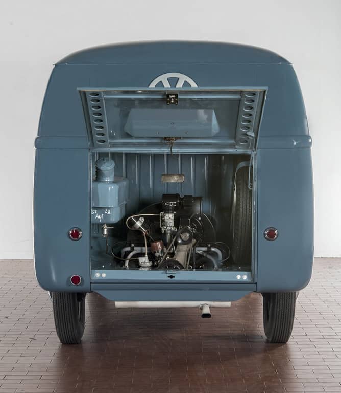 Europas größtes Treffen von „Barndoor“-Bullis 3 „Sofie“: VW T1 Kastenwagen von 1950.
