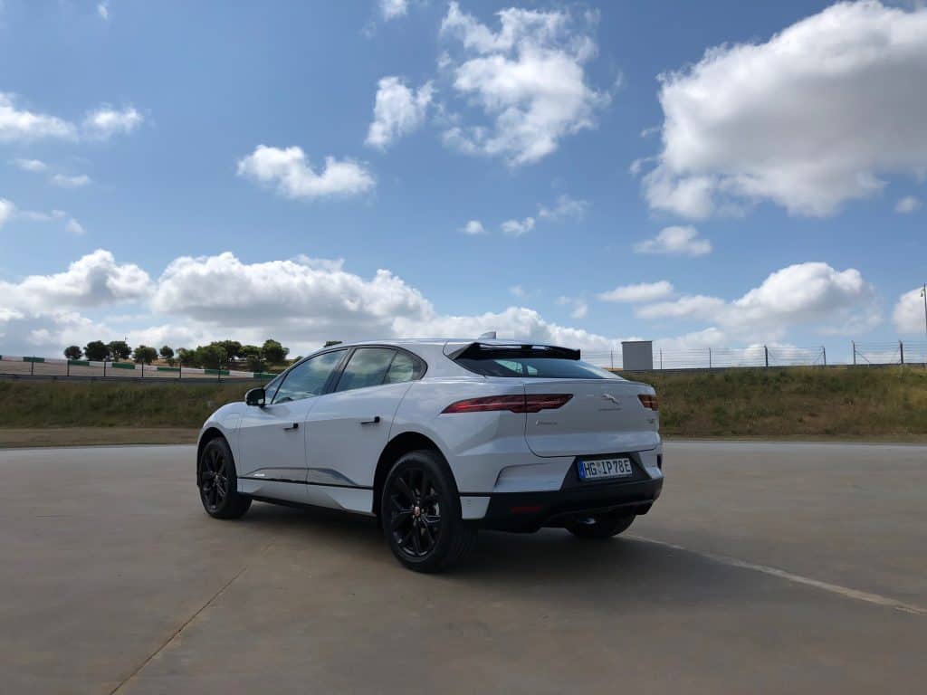 Jaguar I-PACE - Das britische Elektro-SUV jagt Tesla! 15 der-Autotester