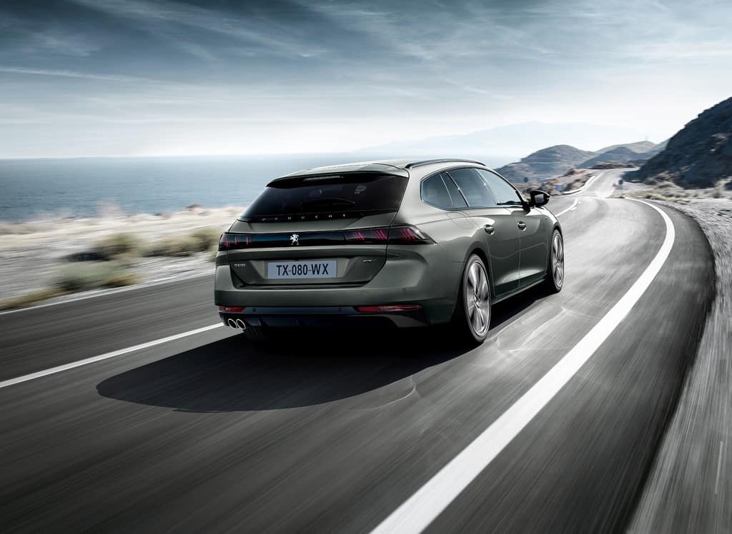 Paris 2018: Neuer Kombi Peugeot 508 SW fährt vor 1 Peugeot 508 SW Kombi