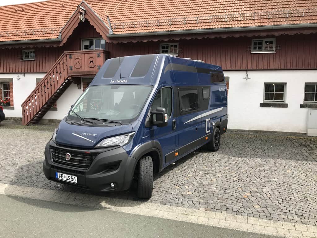 La Strada: Luftfederung für Avanti und Assistenzsysteme für Regent S 2 der-Autotester