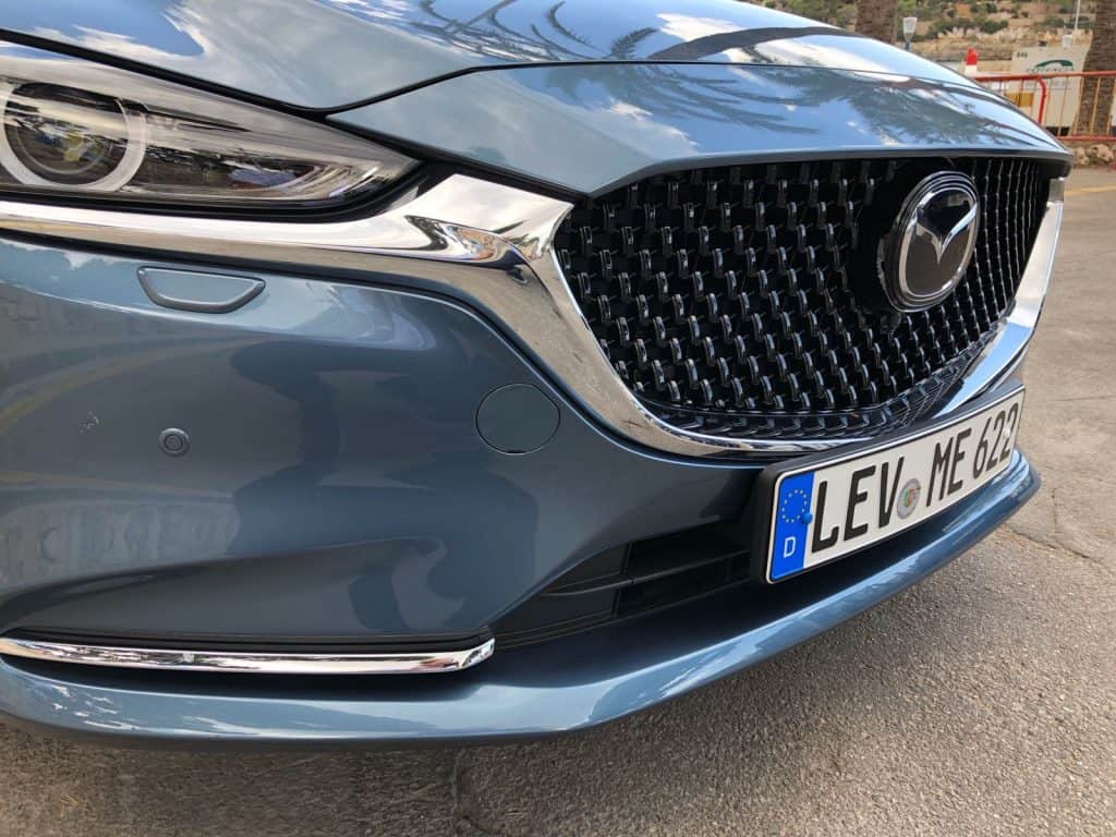 Mazda hat seine Mittelklasse Limousine überarbeitet 4 der-Autotester