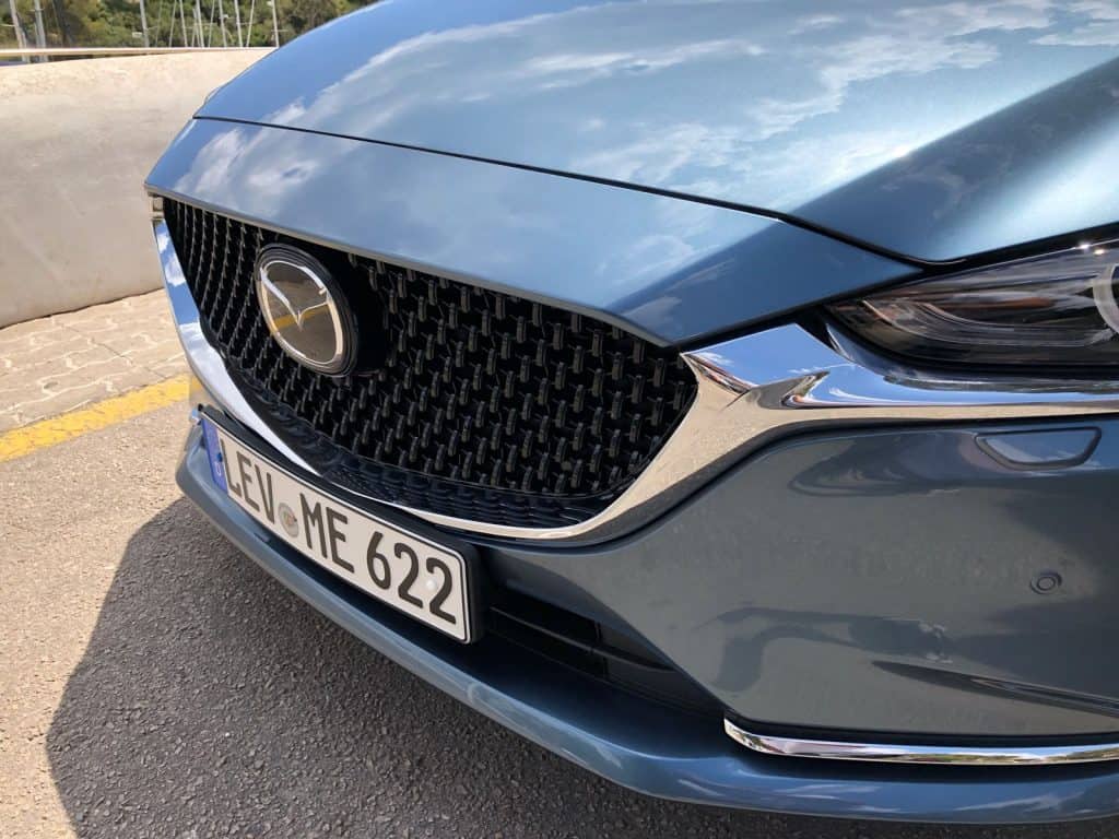 Mazda hat seine Mittelklasse Limousine überarbeitet 5 der-Autotester