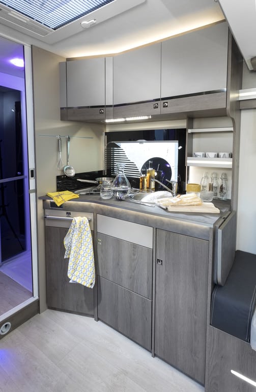 Challenger stattet weitere Grundrisse mit Smart Lounge aus 2 der-Autotester