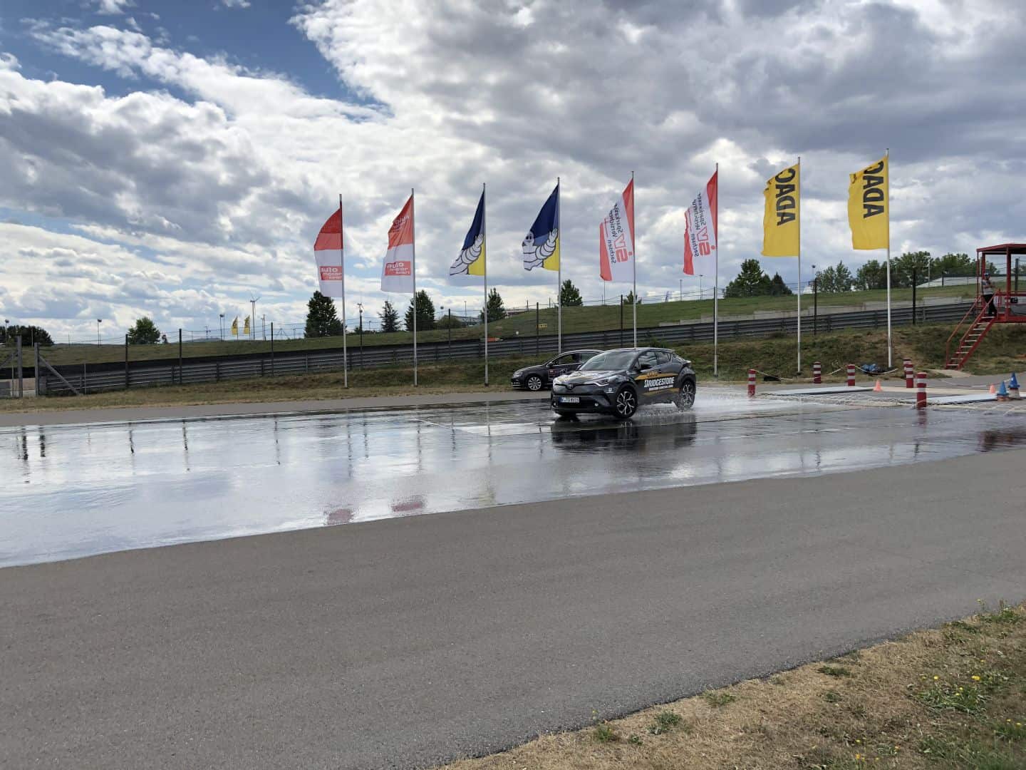 Ein Reifen für alle Jahreszeiten? Der neue Bridgestone Weather Control A005 6 der-Autotester