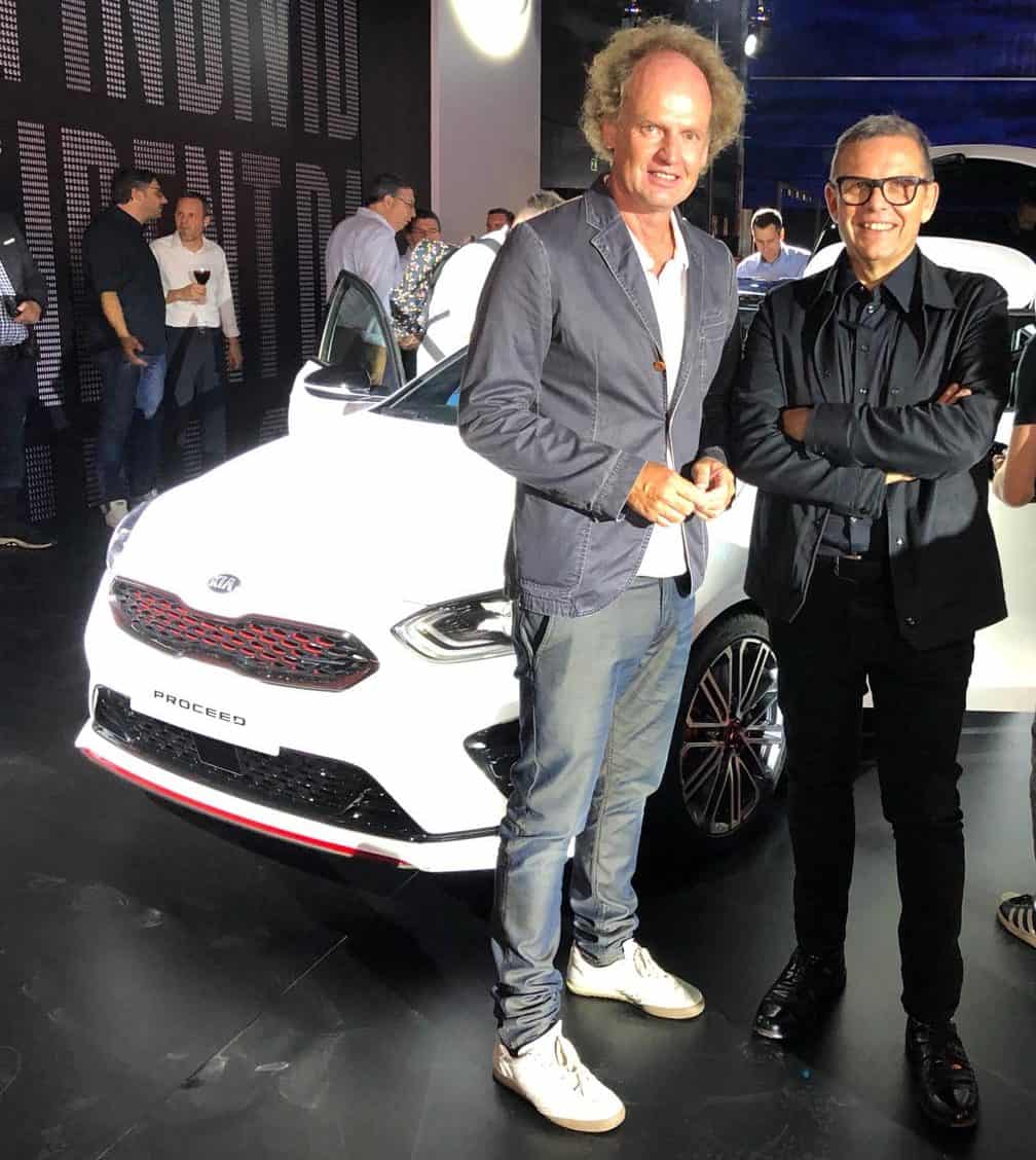 Vor 25 Jahren rollte der erste Kia in Deutschland vom Schiff 3 Peter Schreyer (re.) und Dr Friedbert Weizenecker