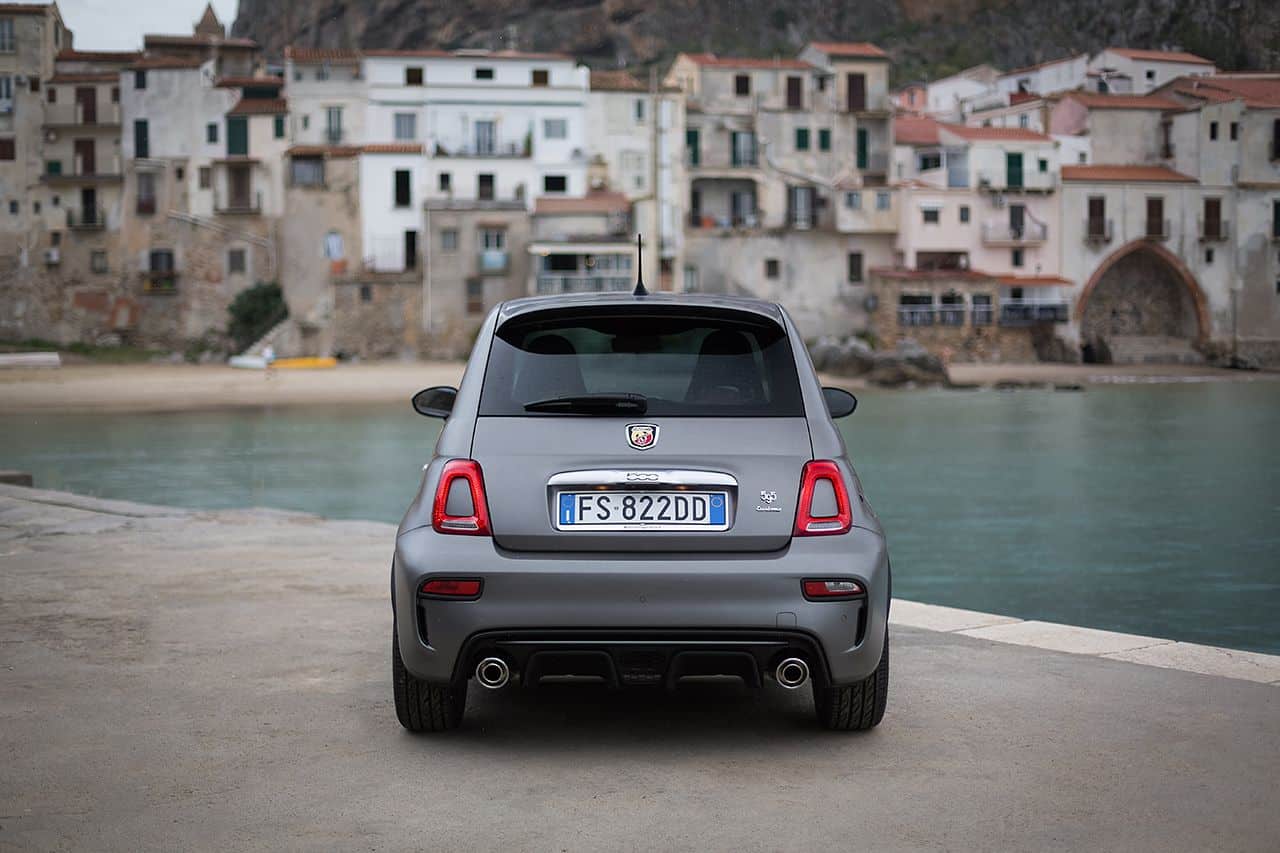 Neue Abarth 595 Modelle auf der Targa Florio 8 der-Autotester
