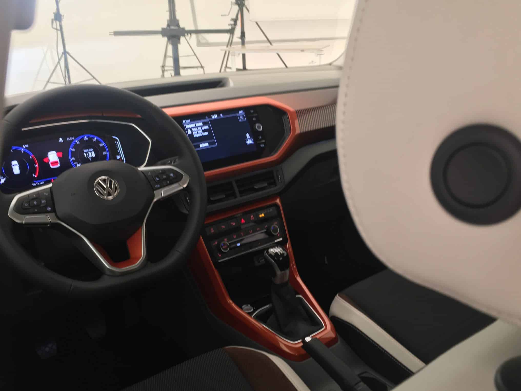 Der neue VW T-Cross - weiteres SUV für die Stadt 11 der-Autotester